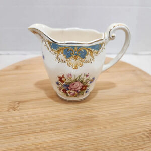 Vintage 1950s Wedgwood Creamer In Avalon Pattern - Rose Design With Gold Scroll
